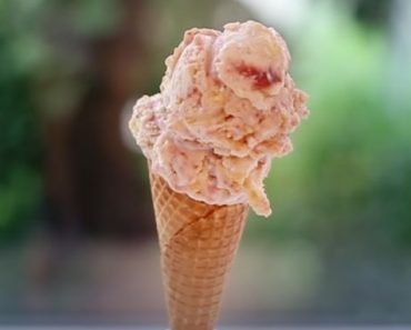 How to make strawberry ice cream